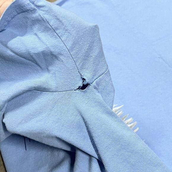 UNC Tar Heels T Shirt Mens Sz XL Blue Fishing Swordfish Guy Harvey THRASHED - Picture 6 of 10